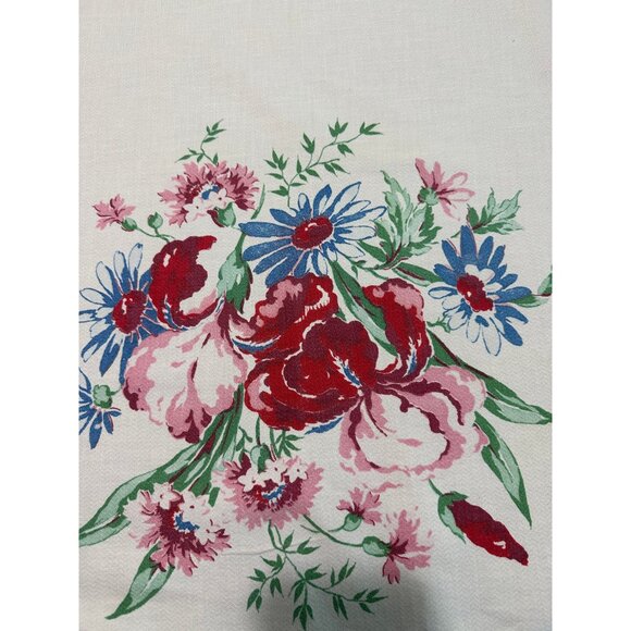 Vintage floral tablecloth irises and daisies Size 49" x 52" - Picture 3 of 5